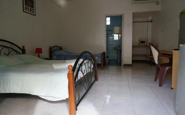 La Laguna Beach Club & Dive Center