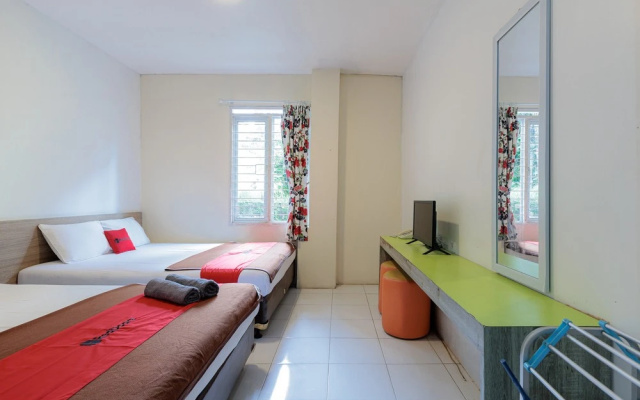 Reddoorz Near Taman Safari 3 – Guest Rooms – Cisarua