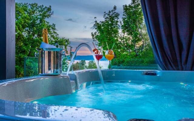 Adrialux Camping Mobile Home