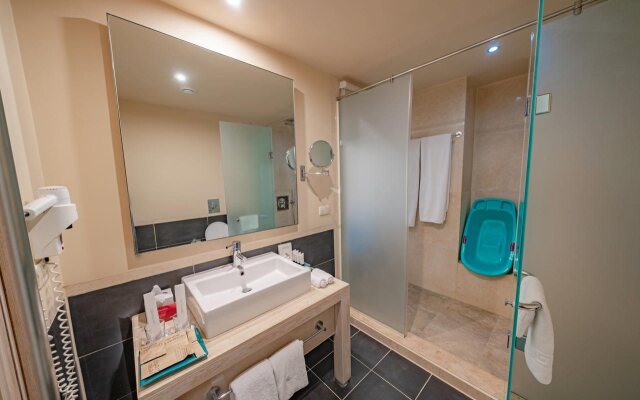 Mövenpick Waterpark Resort & Spa Soma Bay