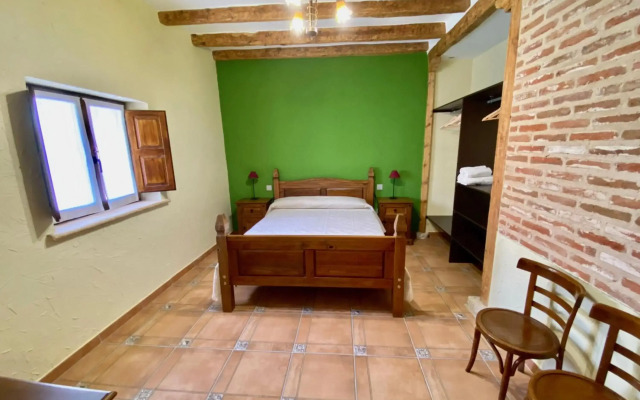 La Parada de Jimena-Casa rústica rodeada de bodegas en Rueda