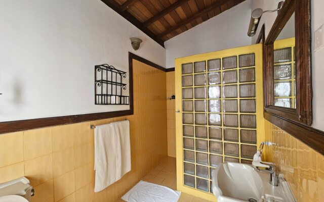 South Point Abbey Whole Villa 4 Bedroom (Sleeps 9)
