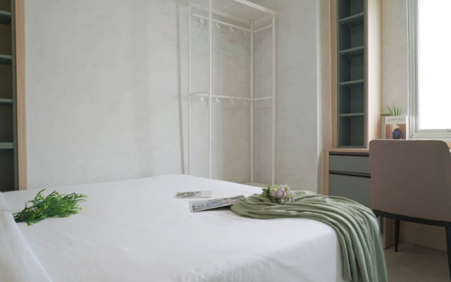 Pleasant White 3Br At Bassura City Apartment