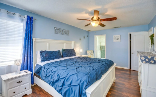 Chic Palm Coast Escape: Lanai & Heated Pool!
