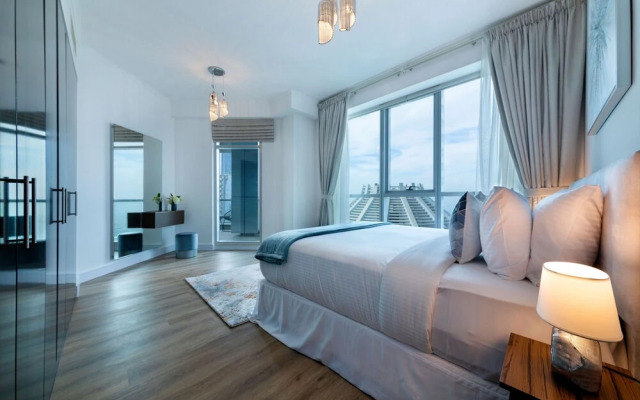 Maison Privee - High-Floor Trendy Apt w/ Marina, Palm & Ocean Vws