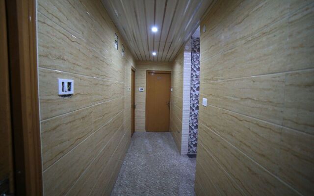 OYO 16801 Paradise Regency
