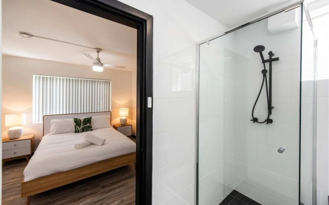 Stylish Apartment in Leafy South Perth