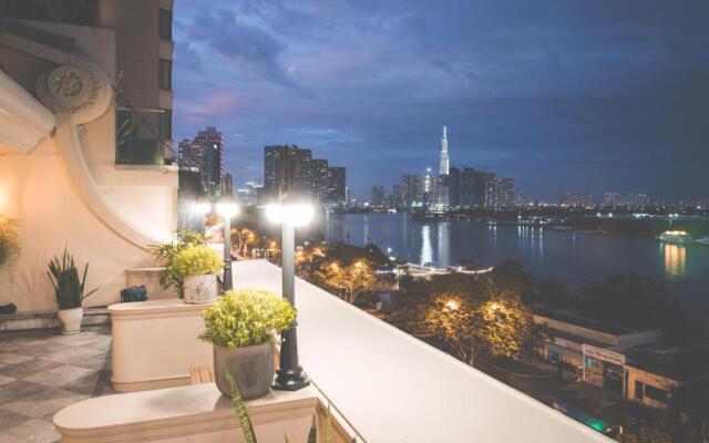 Riverside Hotel