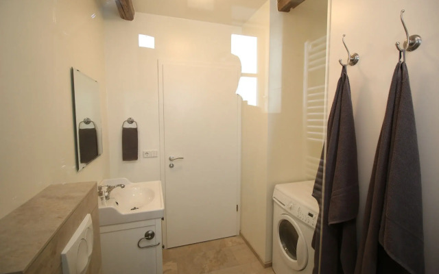 Acco Ice Apartments