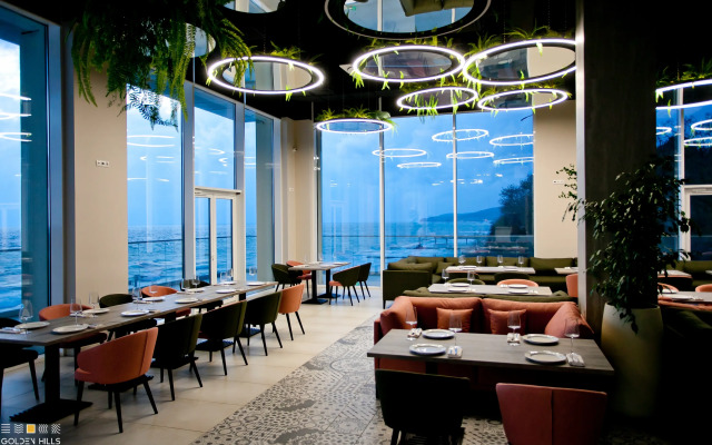 Голден Хиллс