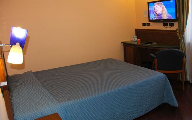 Hotel Millennium Palace