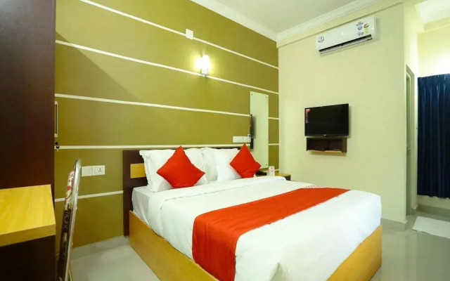 OYO 11909 Star Plaza