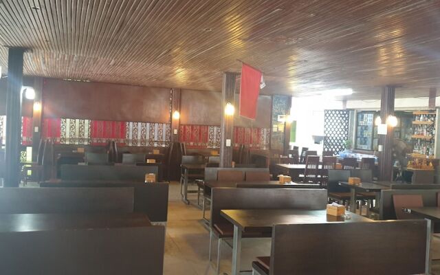 Tom Pizza Resort