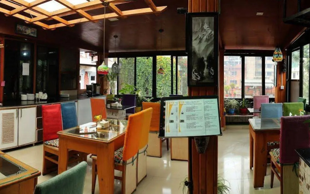 Shangri-la Boutique Hotel