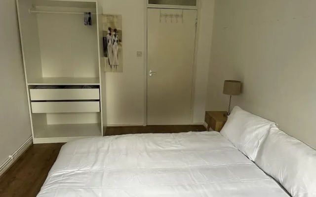 Fab Excel London Flat, Warm Cosy Liz Line