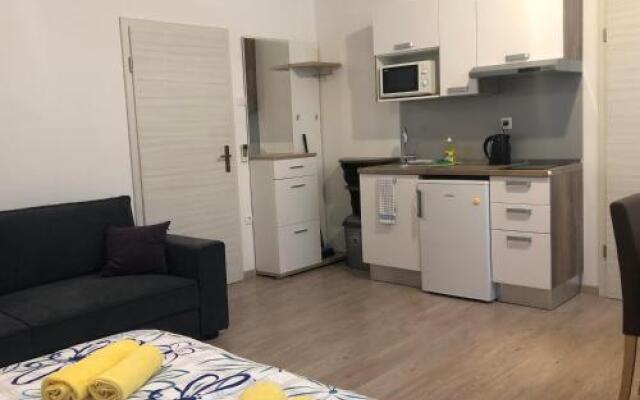 Apartments & Rooms Nardin