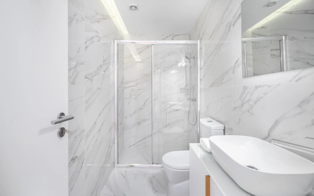 WHome Riverside View Premium Apartment w/ AC & Terrace