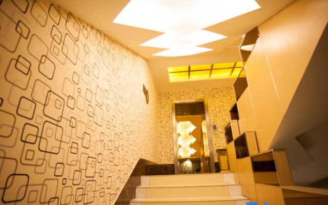 Pinkehuai Fashion Hotel (Qujing Mo San Factory)