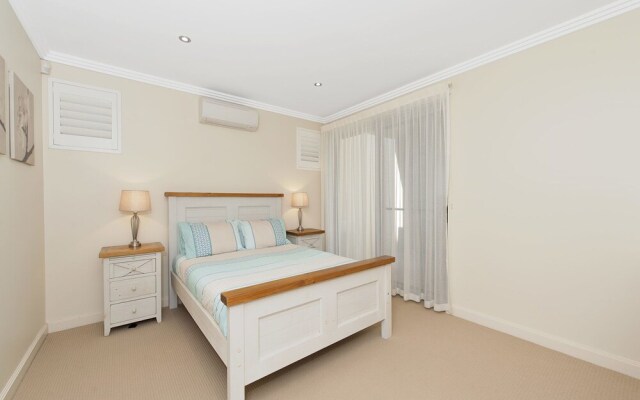 Soldiers Point Road, 2, 163, Seaside Splendour