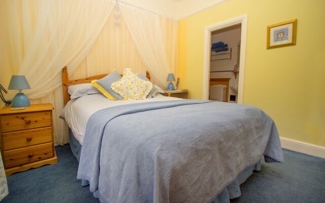 Polraen Country House
