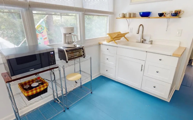 712 2nd Avenue - Upper