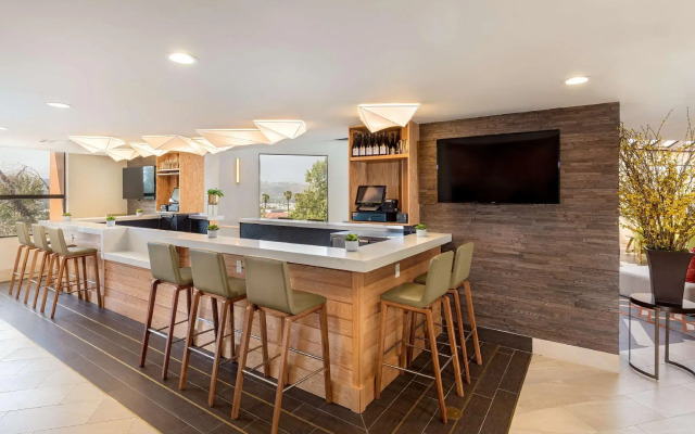 DoubleTree by Hilton Pomona