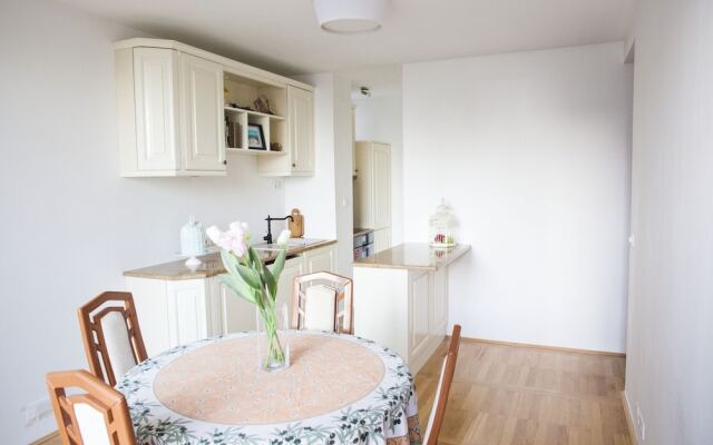 Cozy apt Within Walk Distance to Center and Beach