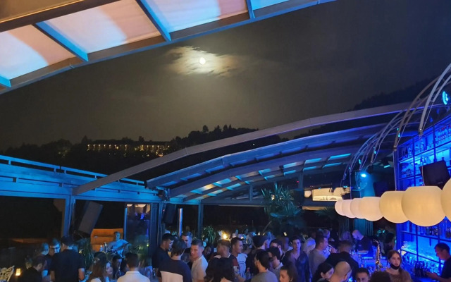 Lingos Hotel