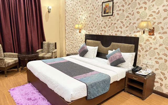 Hotel Diplomat Residency