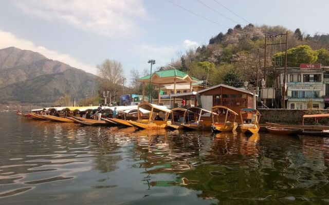 Manila Group Of House Boats