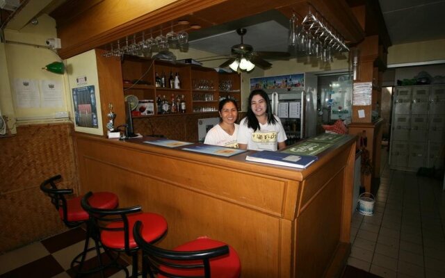 Beachfront Hotel Cha Am