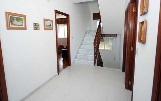 Apartment - 4 Bedrooms with Sea views - 107766