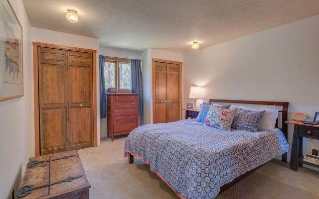 The Pond by Village Properties at Sunriver