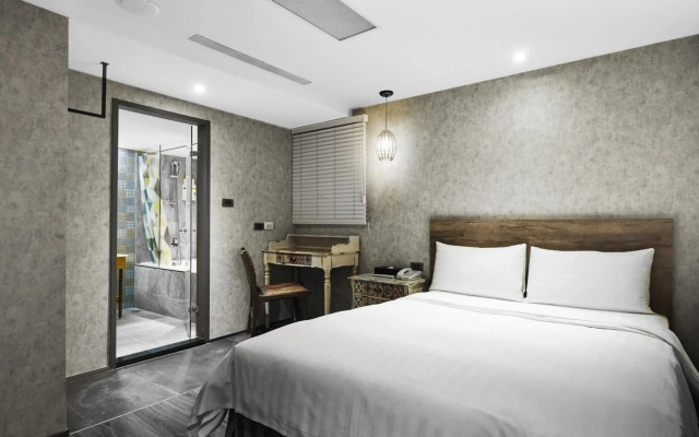 Lan Kwai Fong Garden Hotel