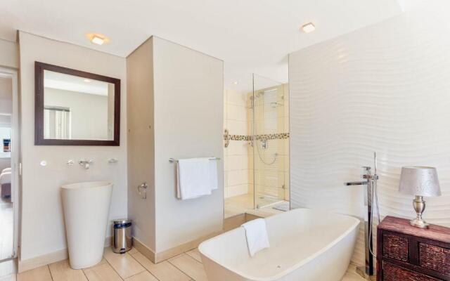 Three Bedroom Apartment - De Waterkant