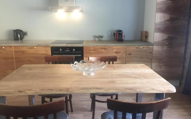 Sophisticated art deco near sea, centre and parks