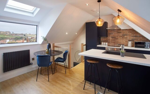 Burns Yard Apartment