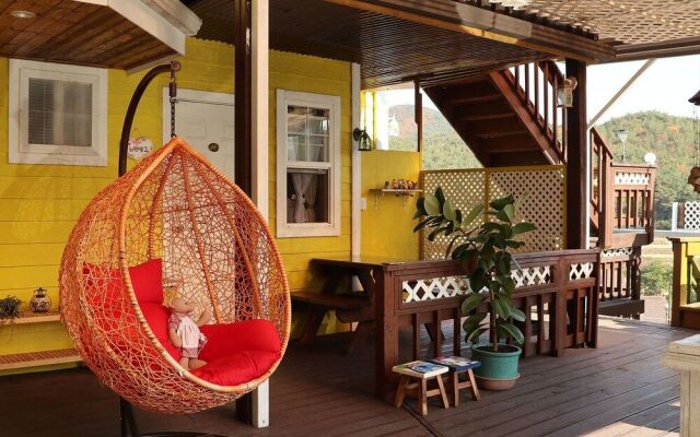 Yellow star Pension