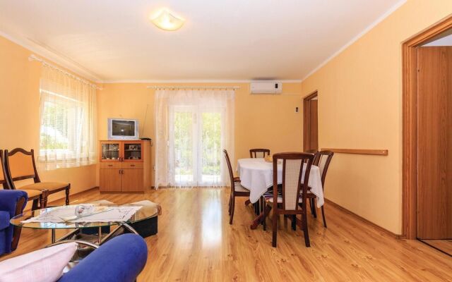 Amazing Apartment in Grizane With 3 Bedrooms
