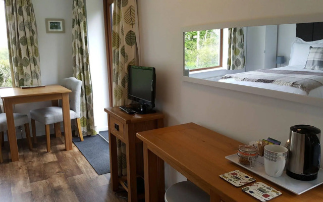 Nant yr Onnen B&B and Ysgubor Holiday Cottage