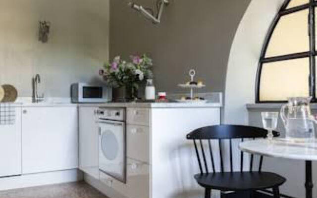 Garibaldi Suites Apartment