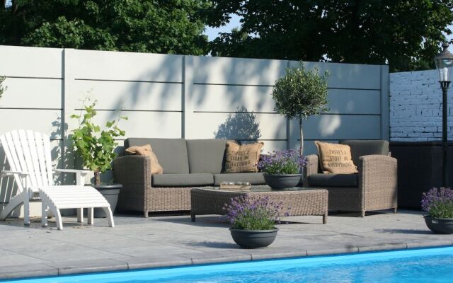 Opulent Villa with Sauna, Hot Tub, Pool