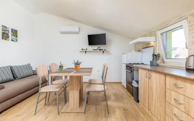 Beautiful Apartment in Pula With Wifi and 2 Bedrooms