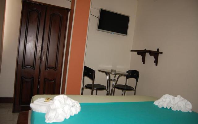 Bugatier ApartaHotel