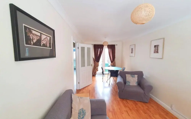 2-bedroom House Near Town With Superfast Wi-fi