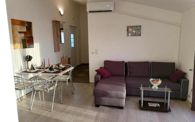 Jacqueline Apartment