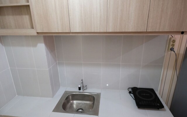 Cozy Minimalist Studio Apartement At Bale Hinggil
