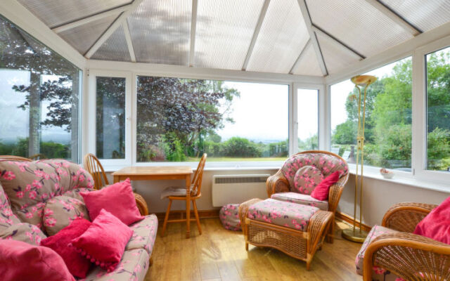 Holiday Home Caernarfon View Cottage