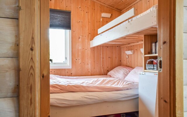 Awesome Home in Hægeland With 3 Bedrooms and Jacuzzi