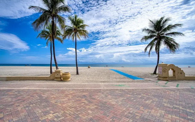 Casa Roselle 3 Bedroom on the beach